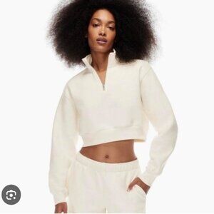 Aritzia TNA Cozy Fleece 1/4 Zip Cropped Sweatshirt